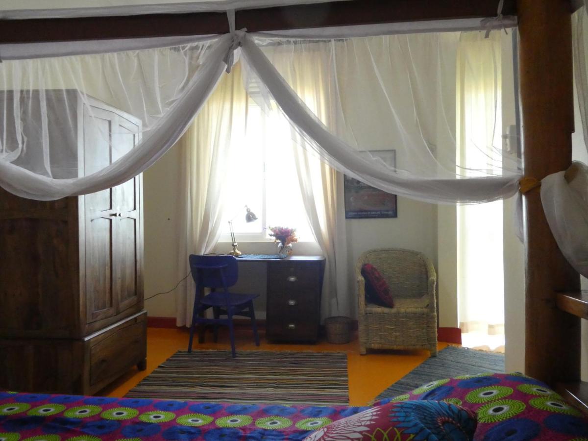 Pineapple Guest House Entebbe - Hizvo