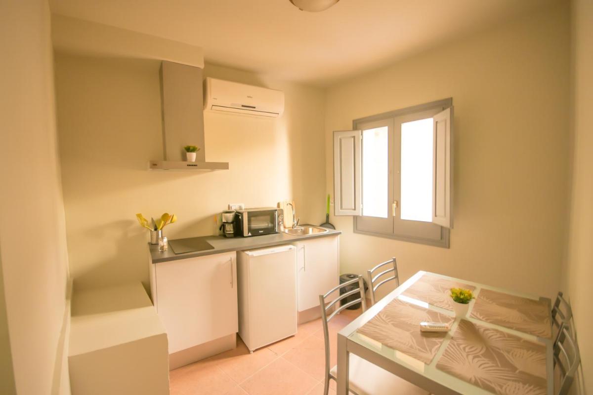 Center Plaza Figueres - Housity