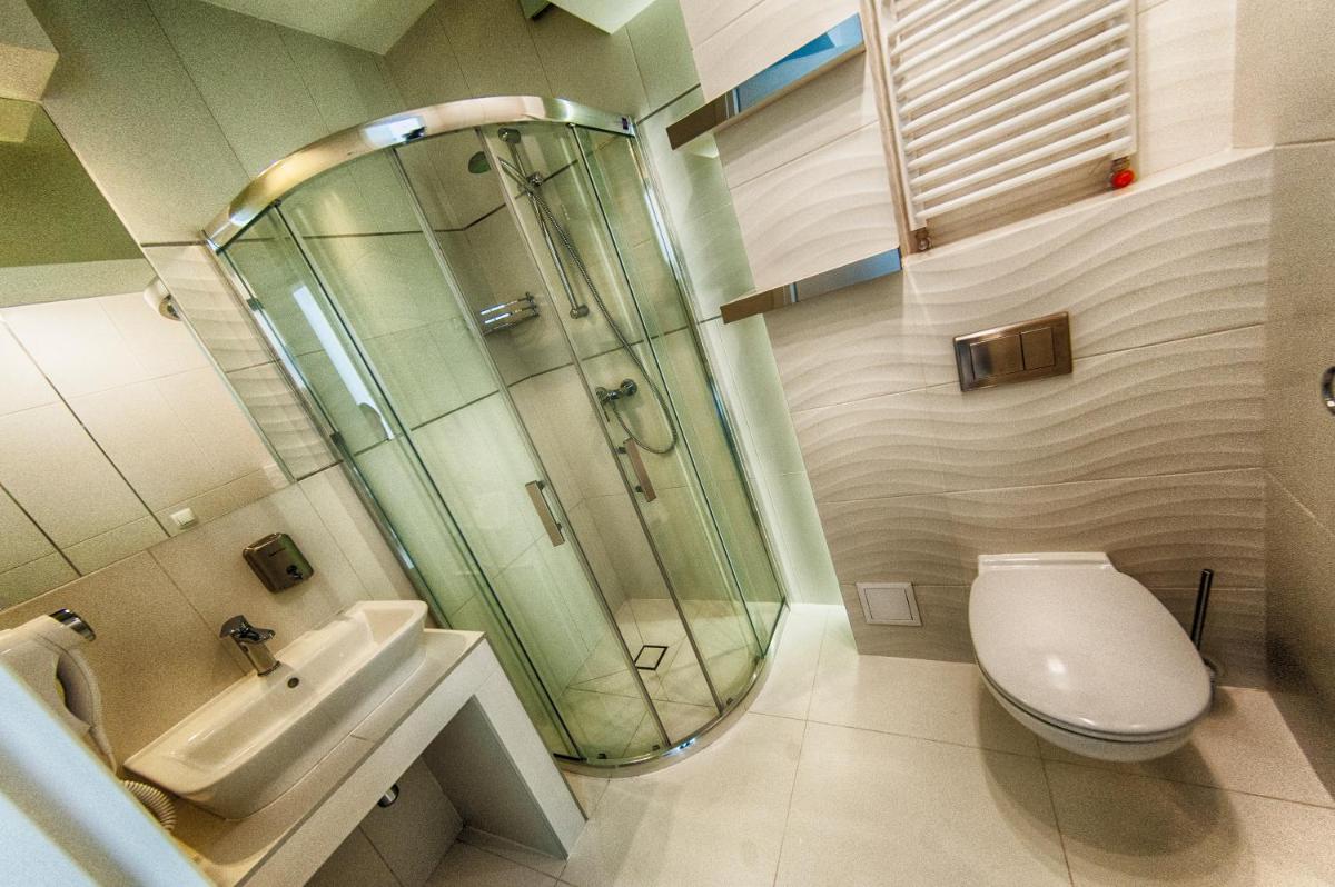 Lawendowy Zdrój - Sanatorium Medyczne & Spa - Housity