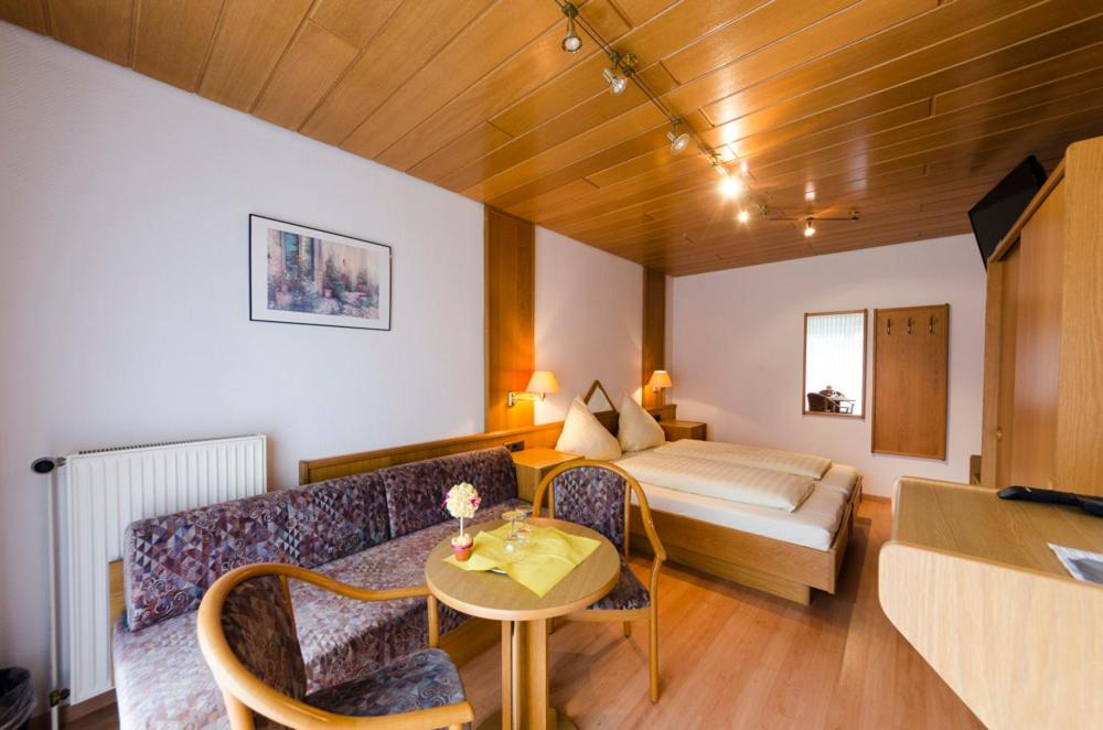 Landhotel Hamburger Hof - Housity