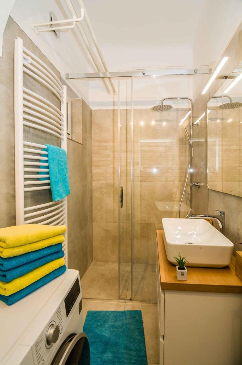 Suitetrails - Elegant Central Apartment