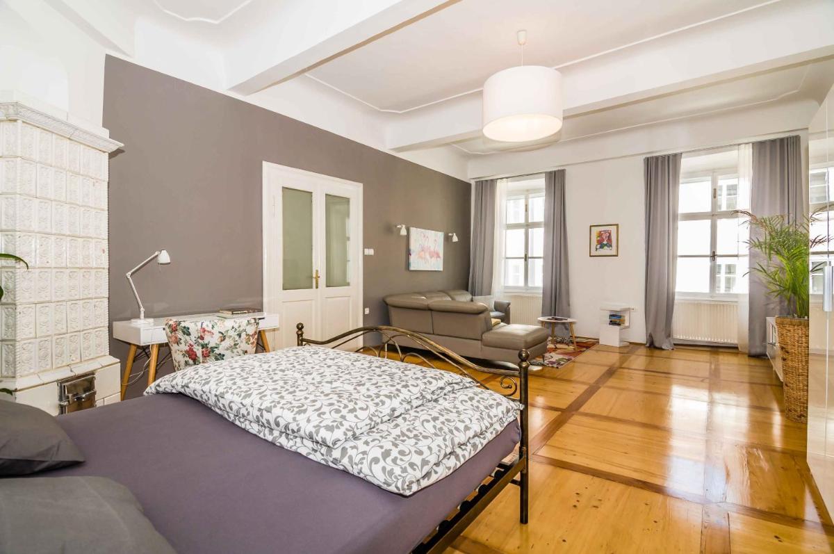 Suitetrails - Elegant Central Apartment