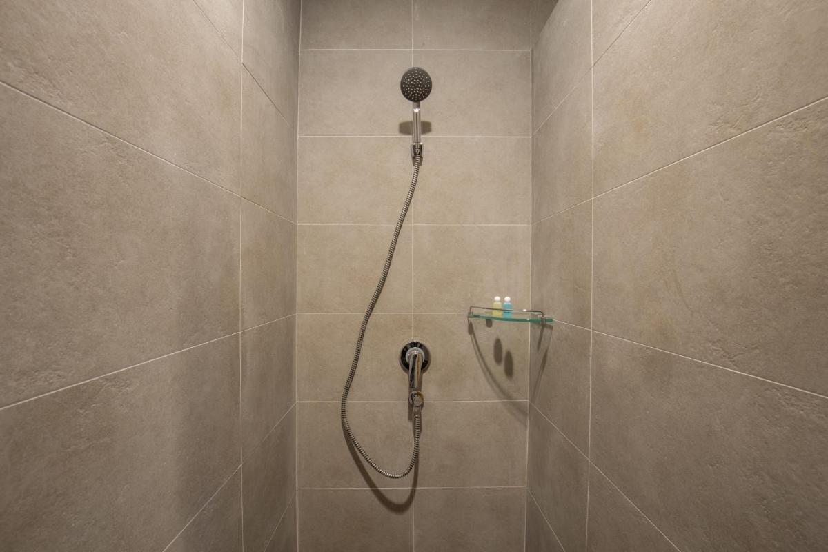 Sann View Hotel - Housity