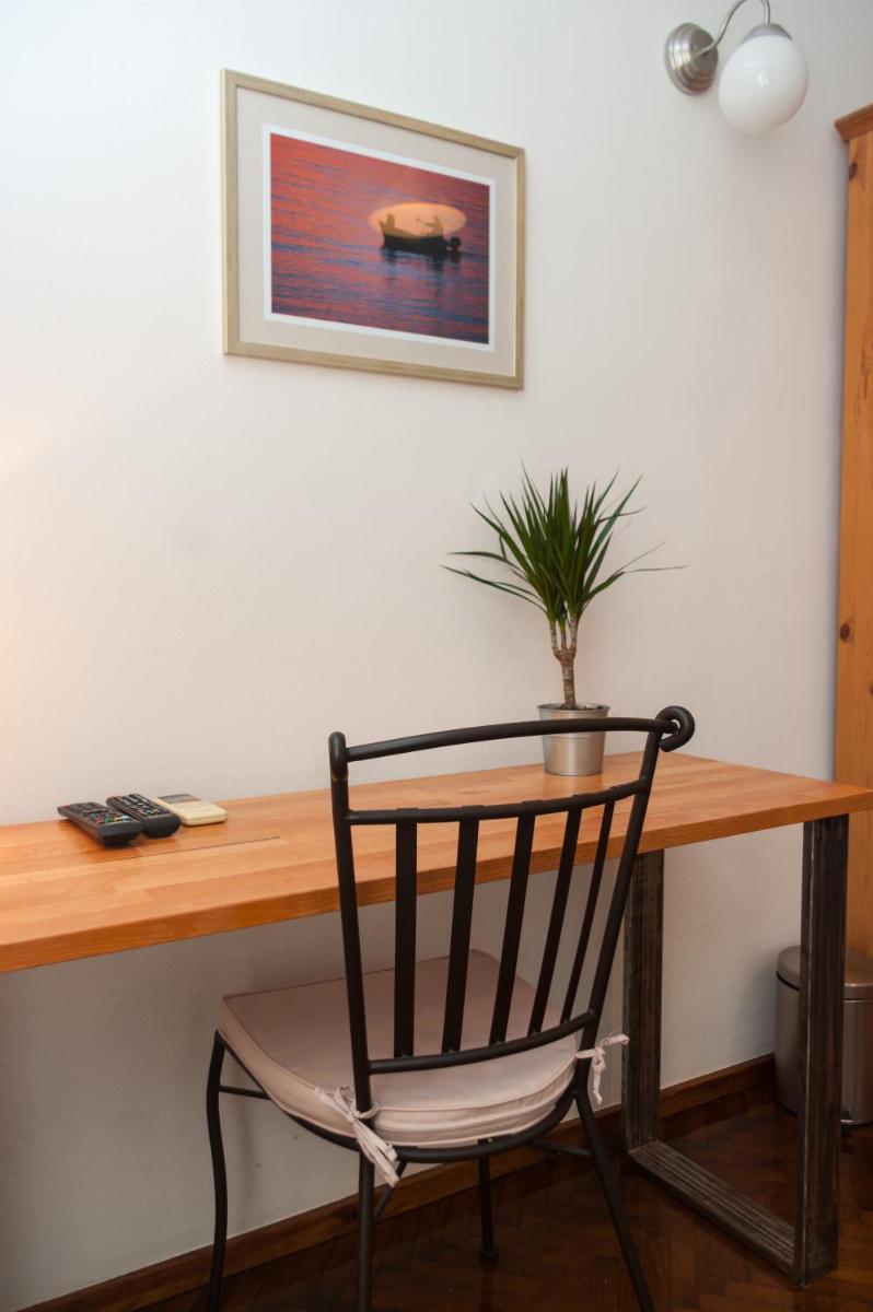 Indigo Inn Rooms - Housity