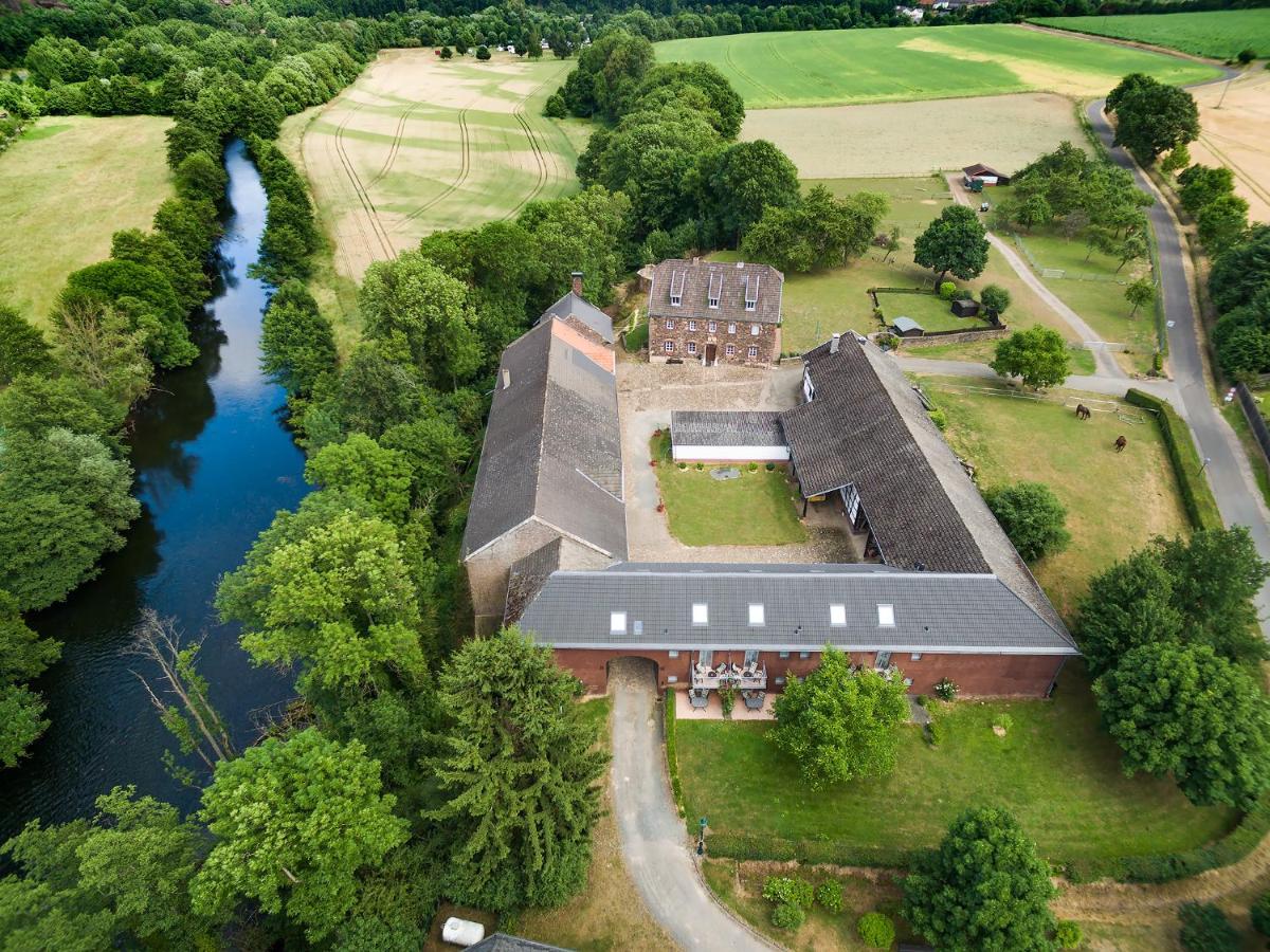 Burg Blens - Housity