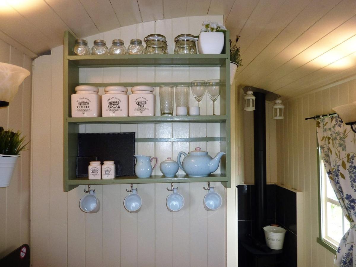 The Buteland Stop Rosie off grid Shepherds Hut - Housity