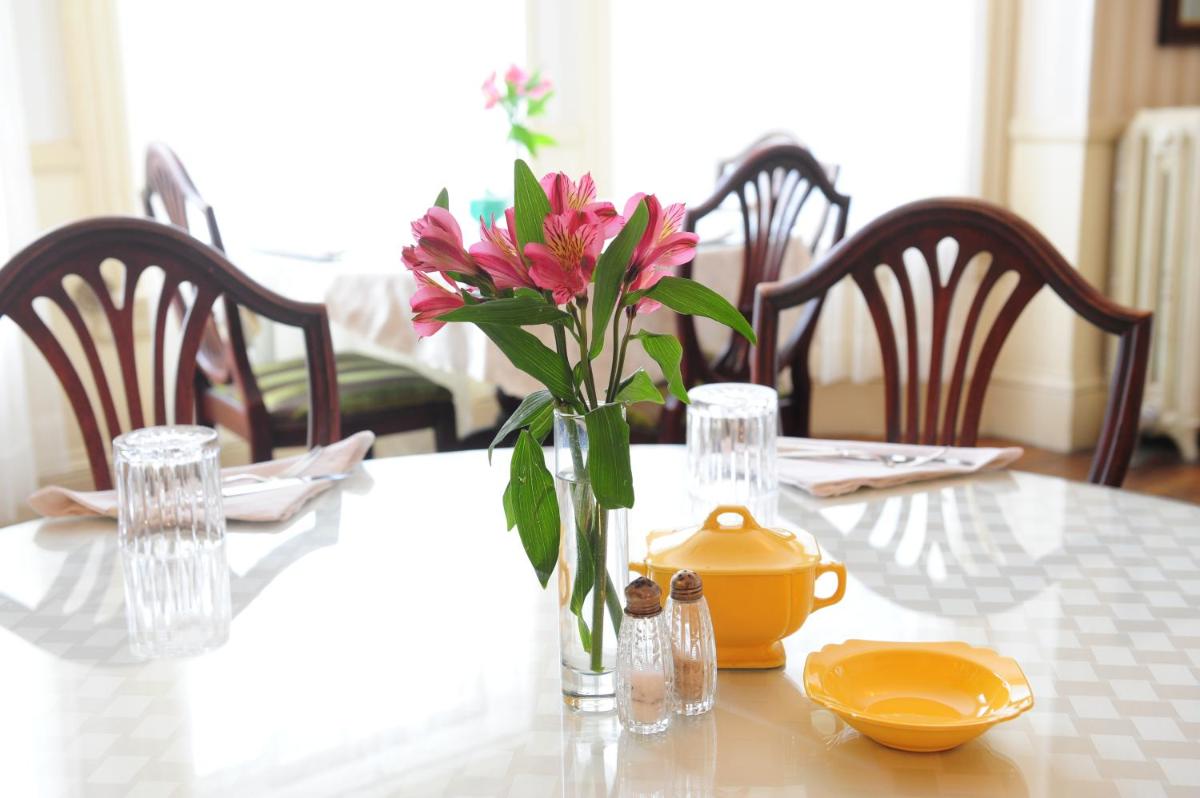 Wainwright Inn - Housity