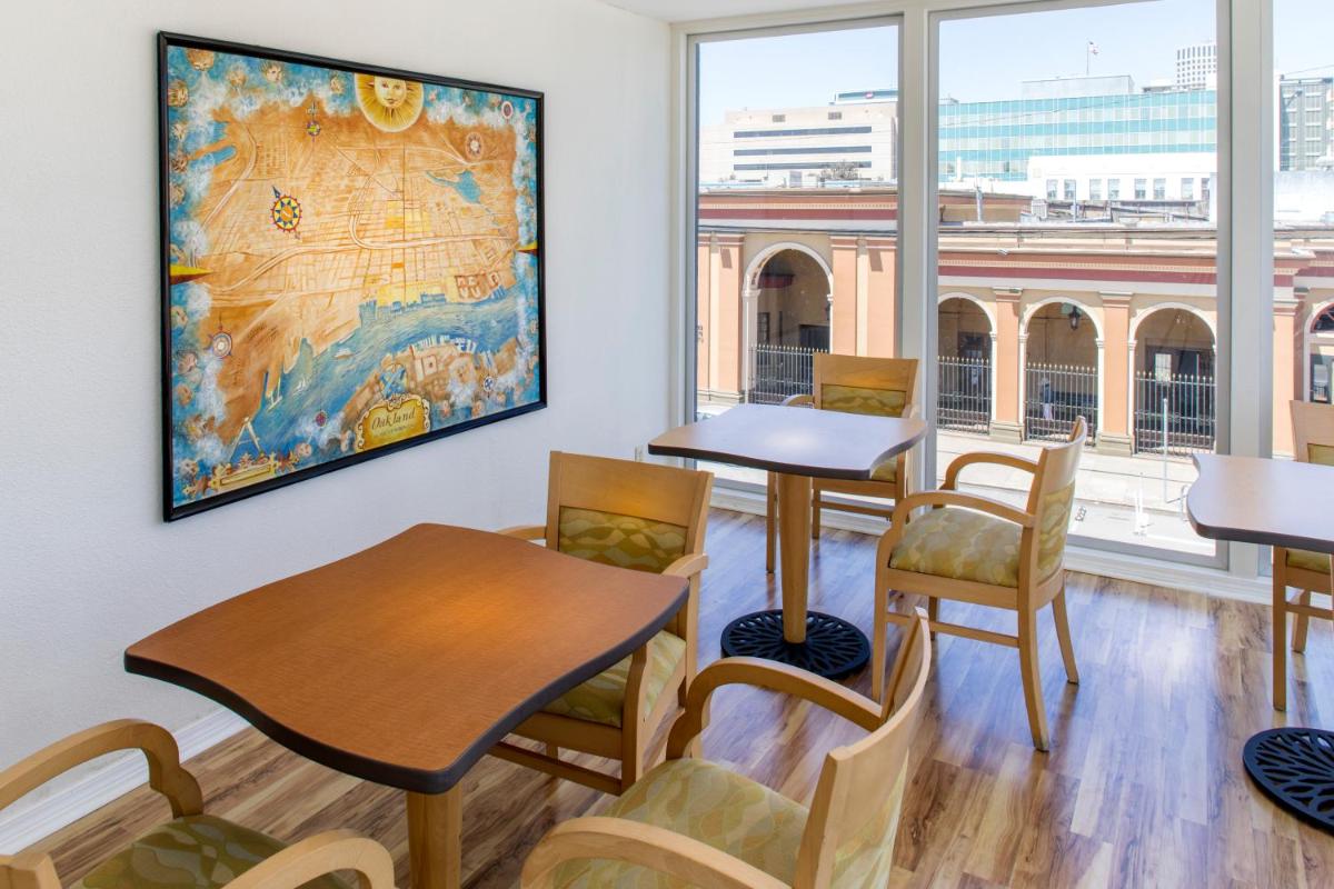 Z  Jack London Square - Housity