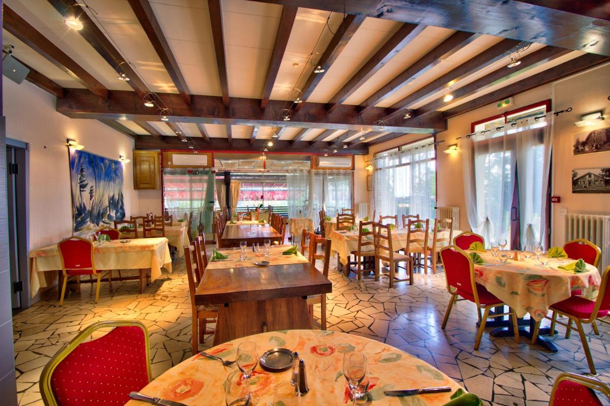 Logis Hôtel Restaurant Le Chalet du Mont Roland - Housity