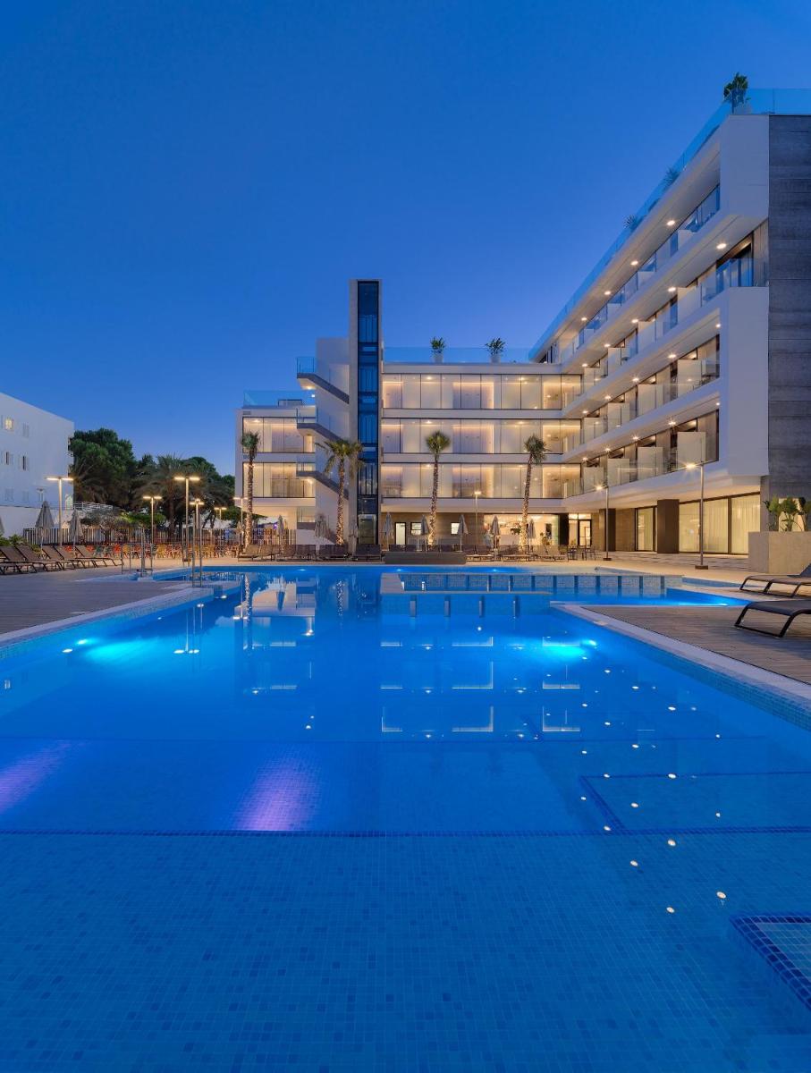 Piscina en o cerca de H10 Casa del Mar
