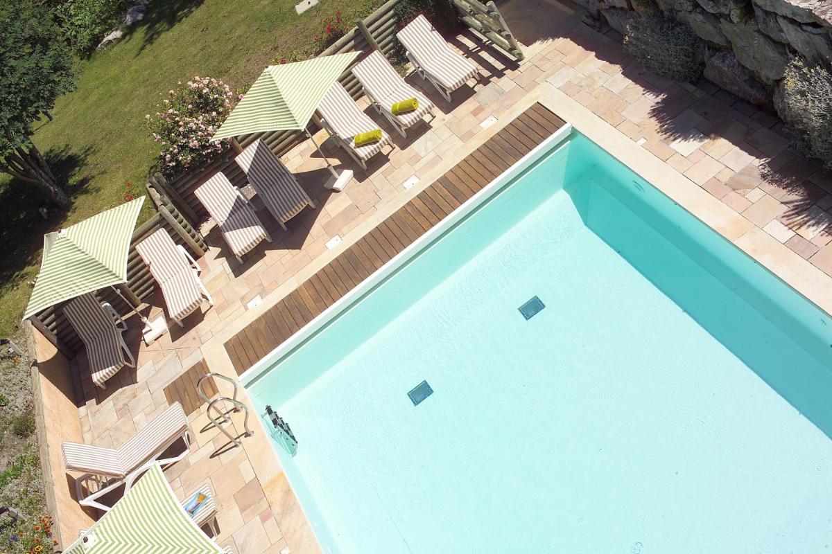 Piscine de l'établissement Alliey & Spa Piscine Appart-hôtel Serre chevalier ou située à proximité
