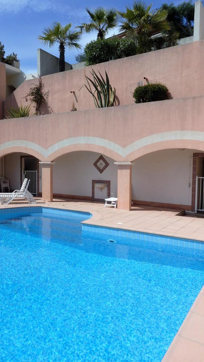 Côte d'Azur - Théoule - Miramar - Housity