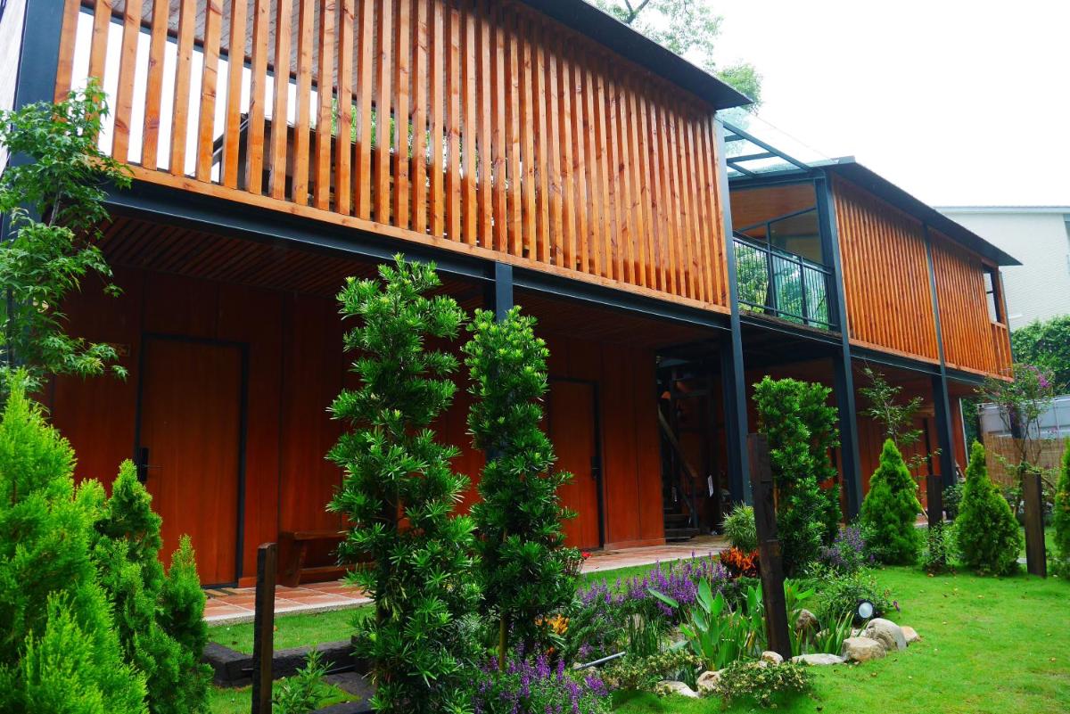 Suitetrails - Yue Lake Backpackers