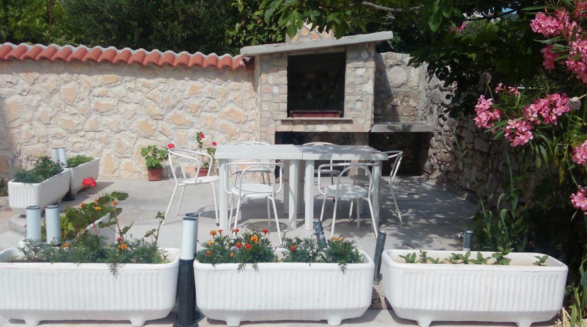 Guesthouse Sovlje (Tribunj) - Housity