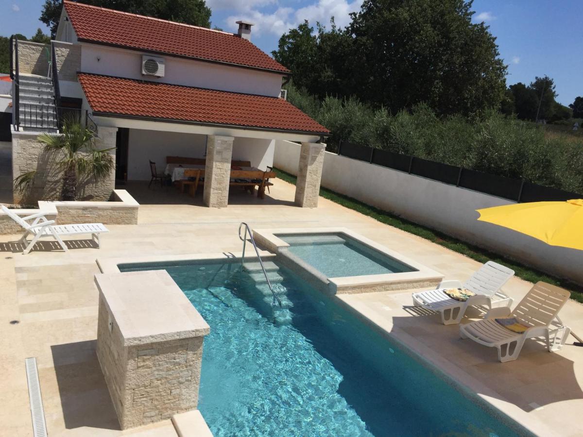 Villa Pomer - Housity