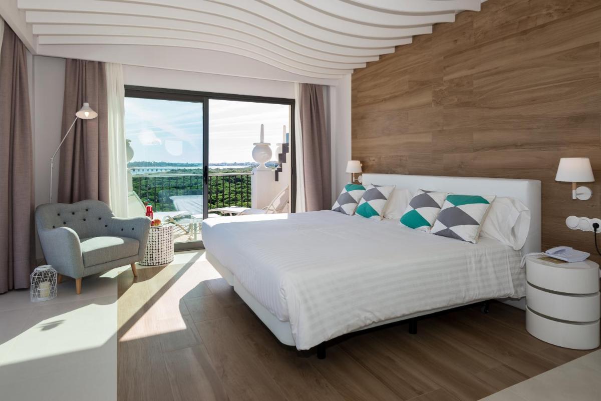 Cama o camas de una habitación en TUI Blue Isla Cristina Palace - Adults Recommended