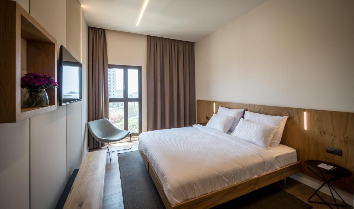 Suitetrails - La Cappella Business Boutique Hotel