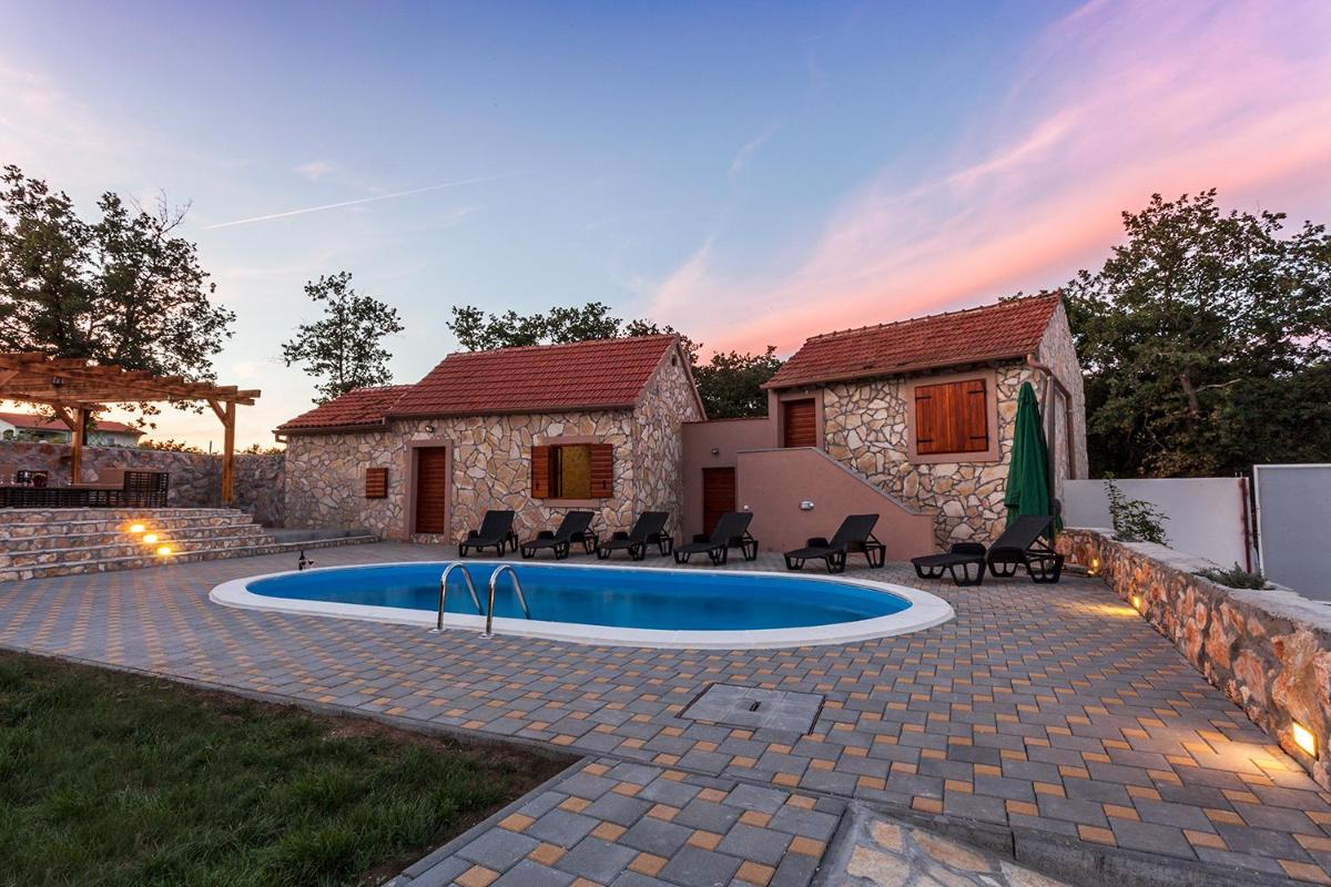 Villa Viktorija - Housity