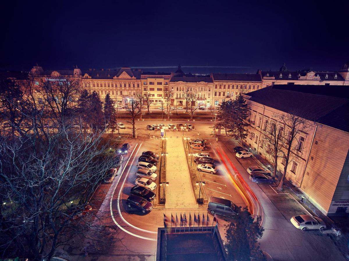 Continental Forum Arad - Housity