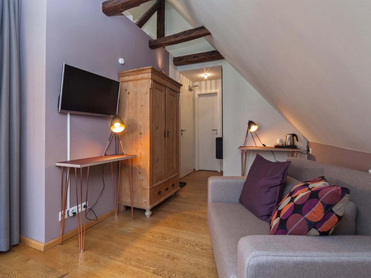Suitetrails - Bed and Breakfast am Schillerplatz