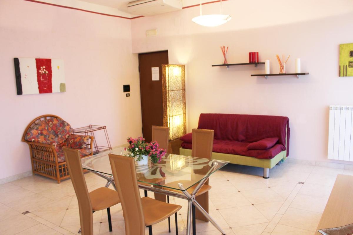 Eleatica Holiday Apartment - Housity