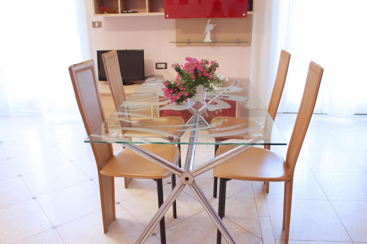 Eleatica Holiday Apartment - Housity