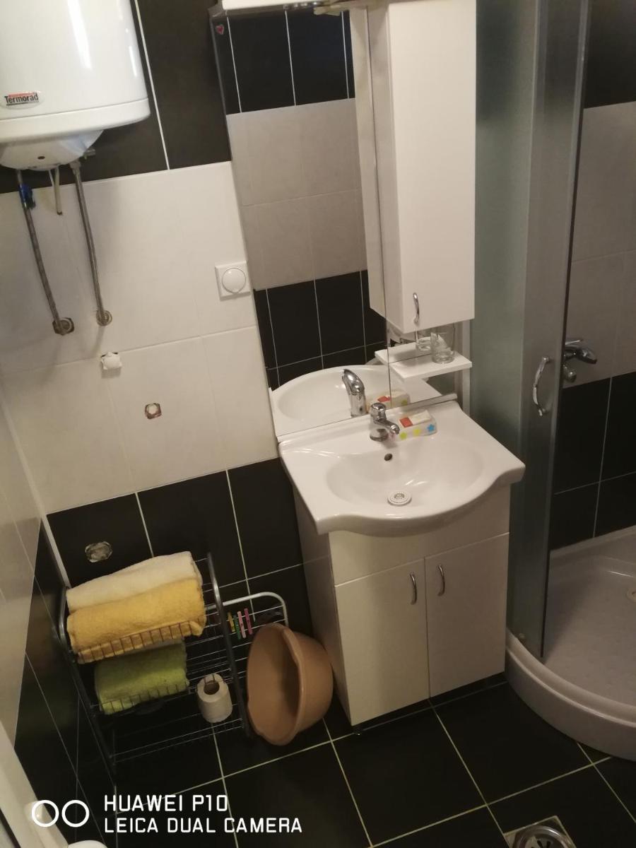 Studio Lenka - Housity
