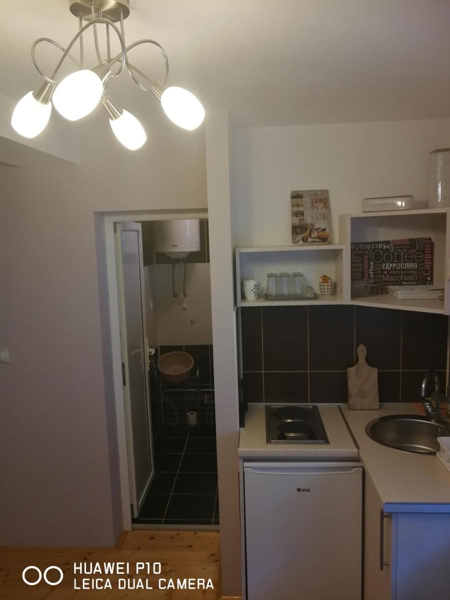 Studio Lenka - Housity