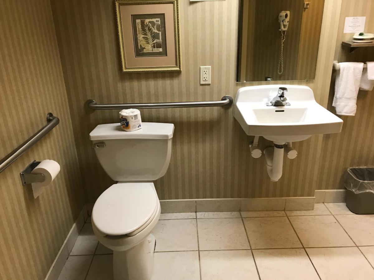 Lititz Inn and Suites - Housity