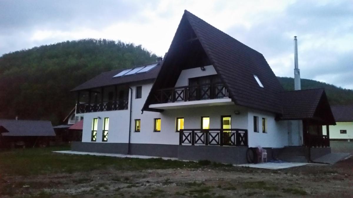 Pensiunea Steaua Nordului - Housity