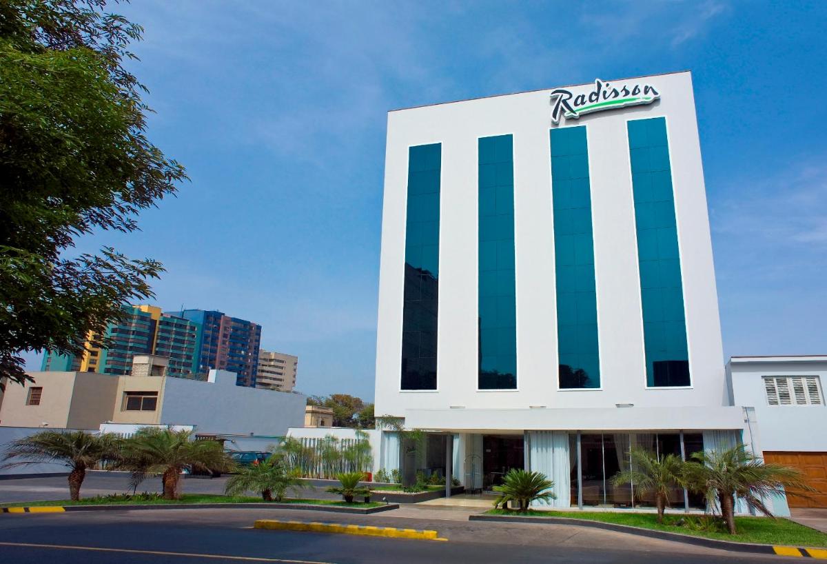 Radisson Hotel San Isidro - Housity