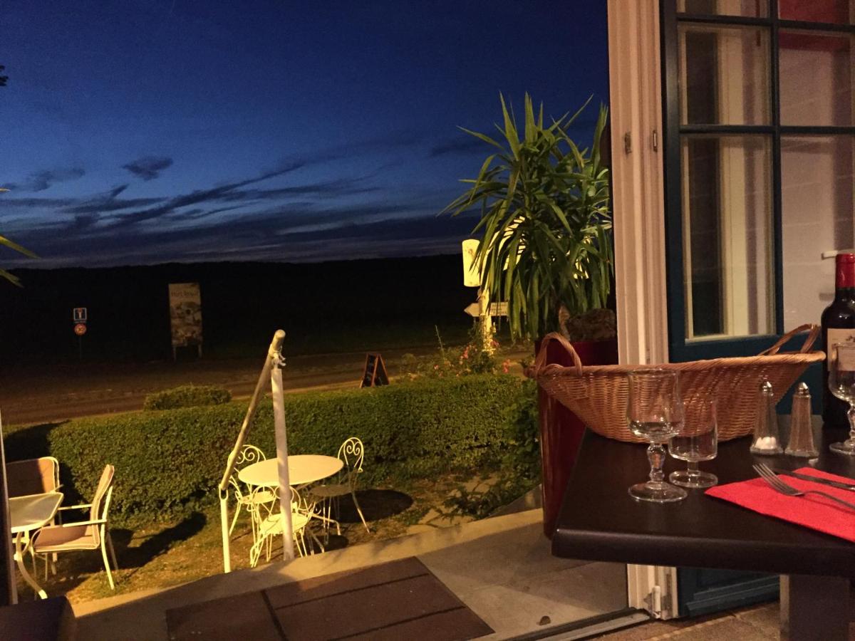 Le Chant Des Oiseaux - Housity