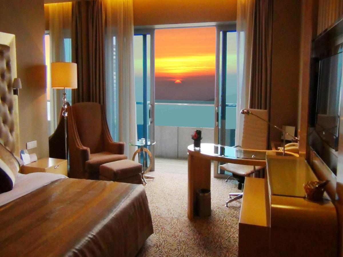 Glarun Jinling Hotel - Housity