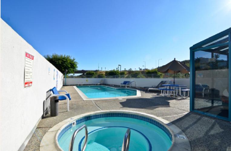 America\'s Best Value Inn of Novato - Housity