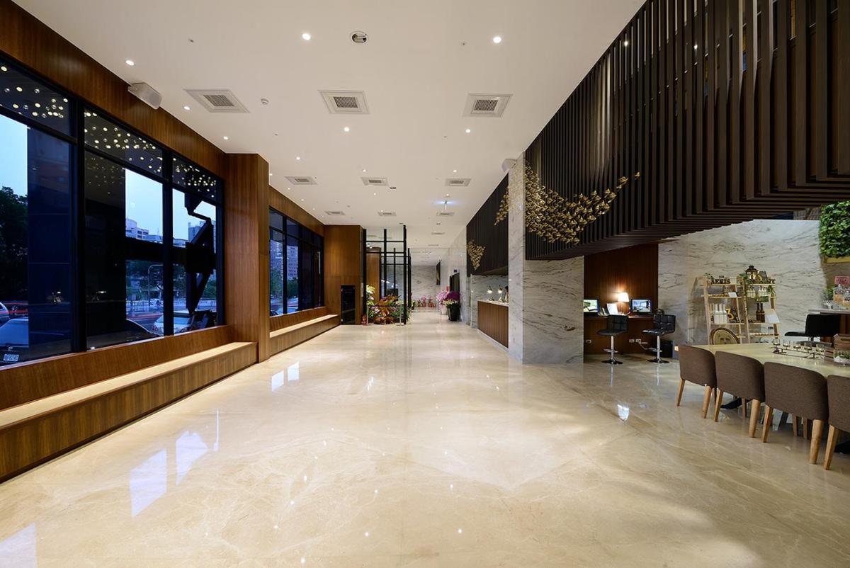 Suitetrails - Aeris International Hotel