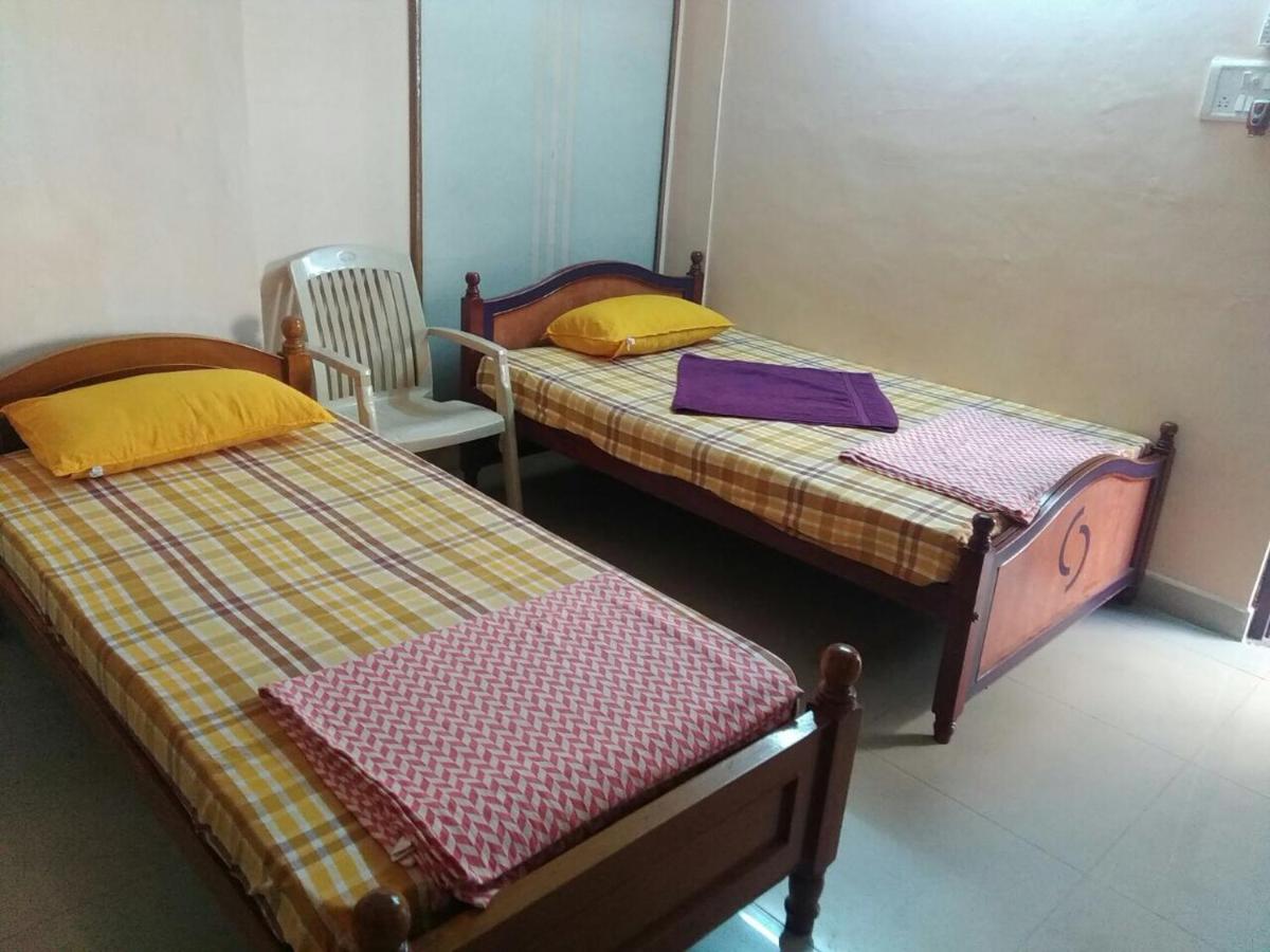 Sterling Homes Near Sankara Nethralaya & Apollo Hospitals Service Apartments With Kitchen - Housity