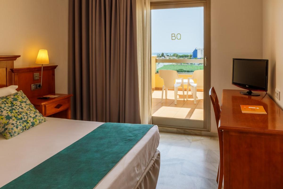 Cama o camas de una habitación en BQ Andalucia Beach Hotel