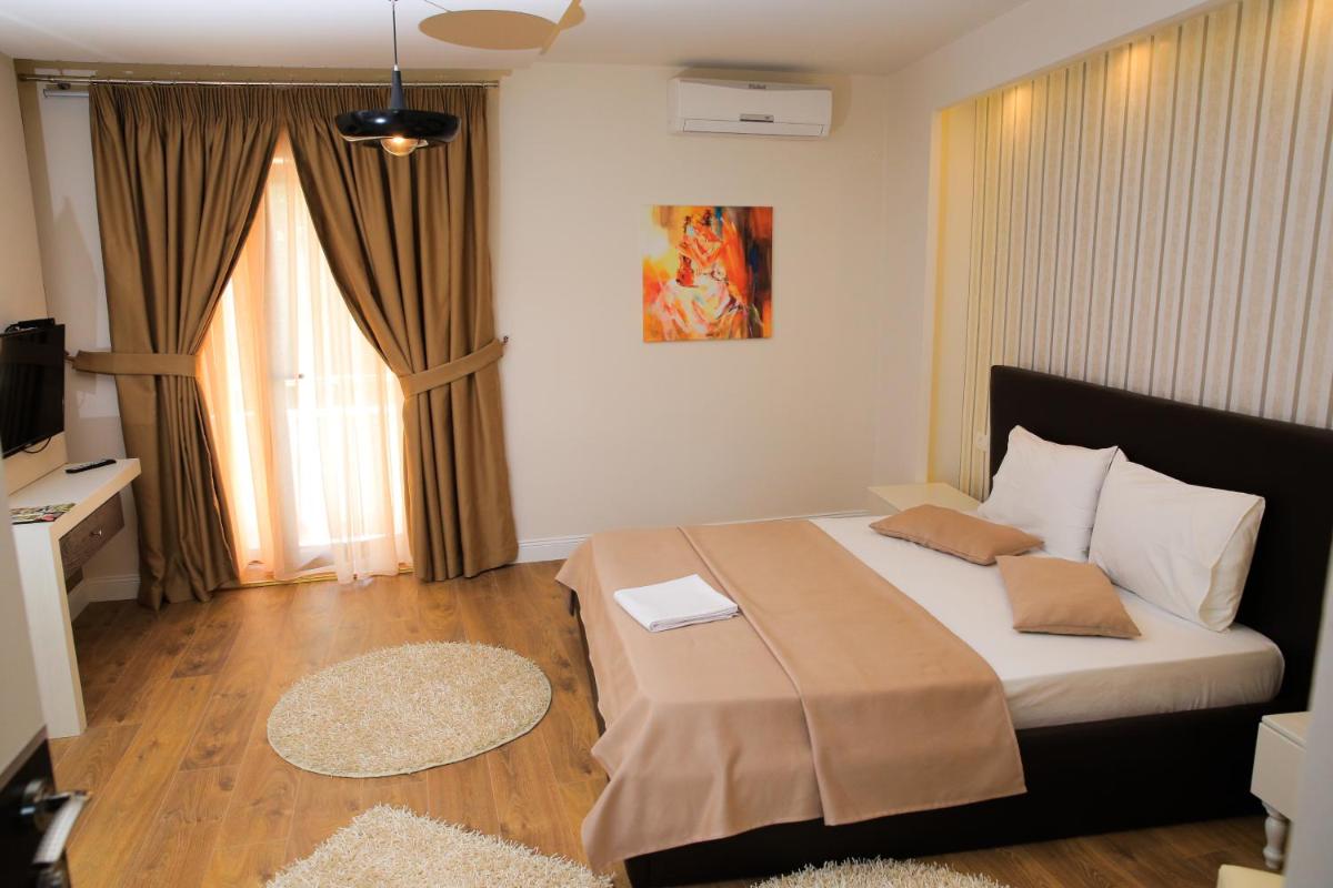 Hotel Kristal - Housity