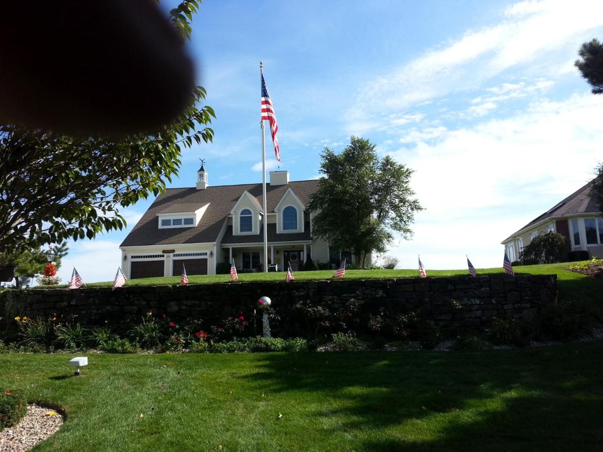 Inn 38 Oak Bluff Circle - Housity