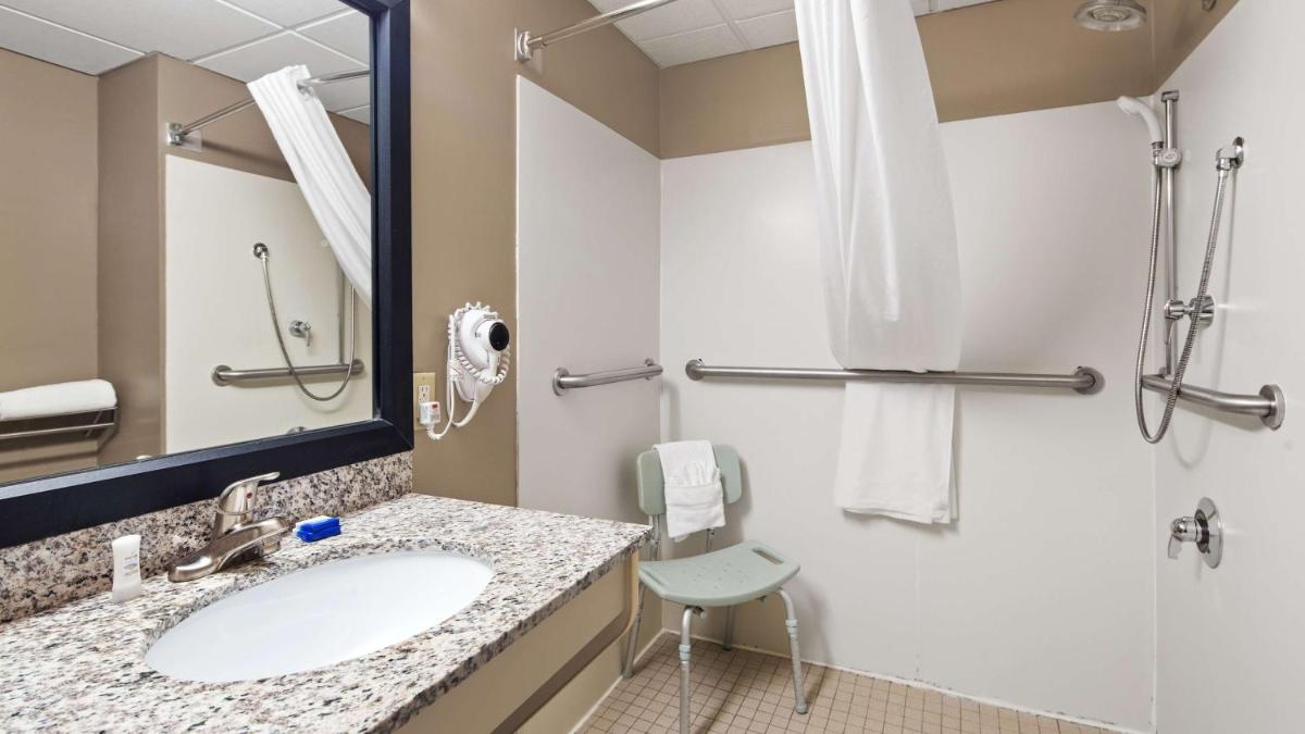 Best Western River City Hotel - Housity