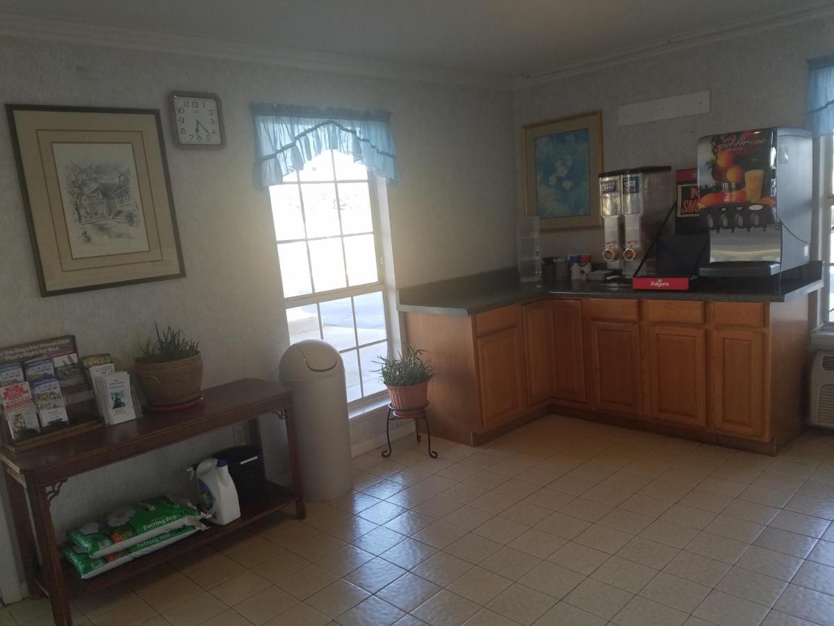Americas Best Value Inn-Winnsboro - Housity