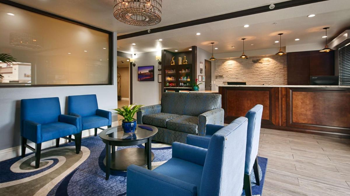 Best Western Plus Diamond Valley Inn - Housity