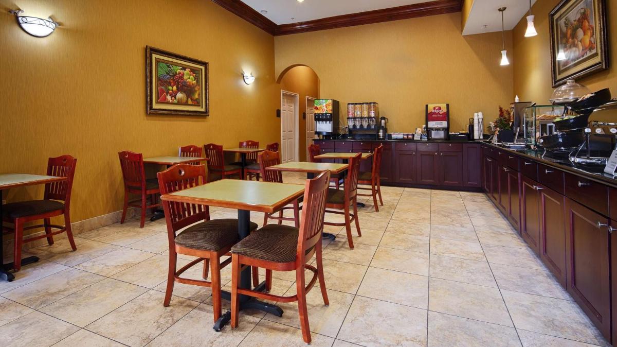 Best Western Plus New Caney Inn & Suites - Housity