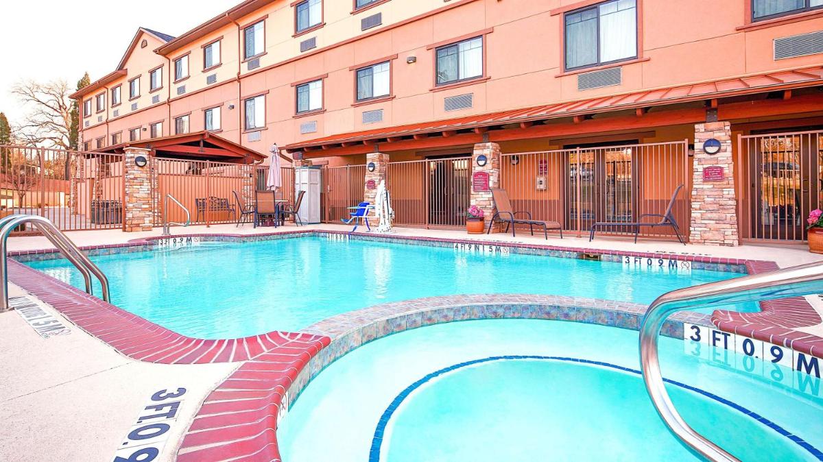 Best Western Plus Royal Mountain Inn & Suites - Housity