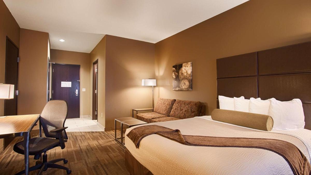 Best Western Plus Night Watchman Inn & Suites - Housity