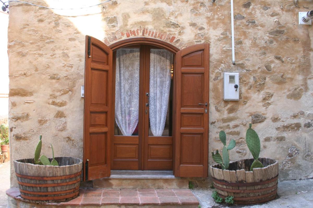 La corte di Pietro - Housity