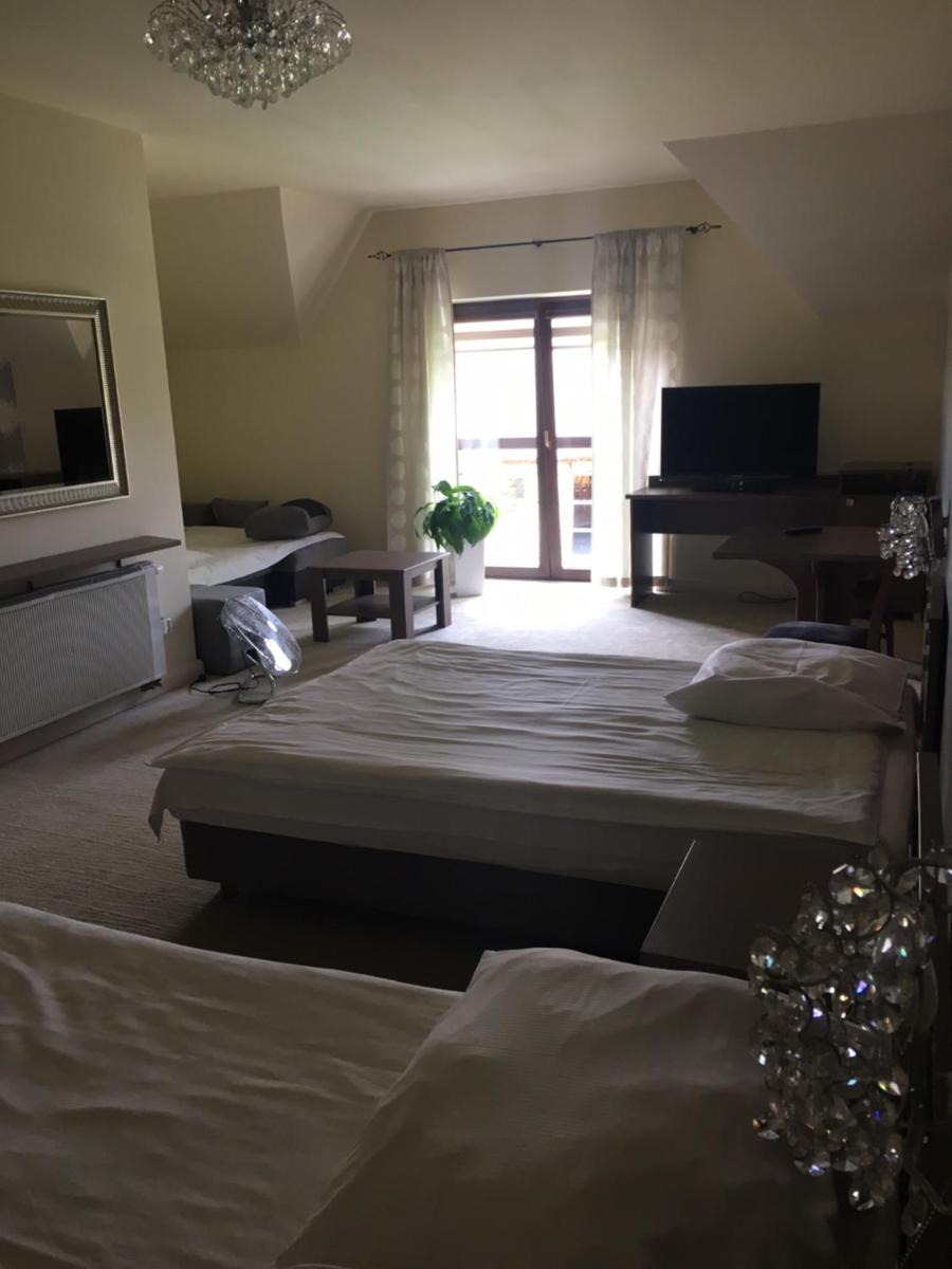 Hotel i Restauracja Jan - Housity