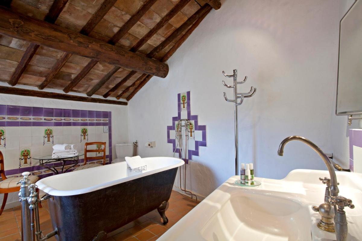 Salle de bains dans l'établissement Le Castellas Hotel & SPA - TERITORIA