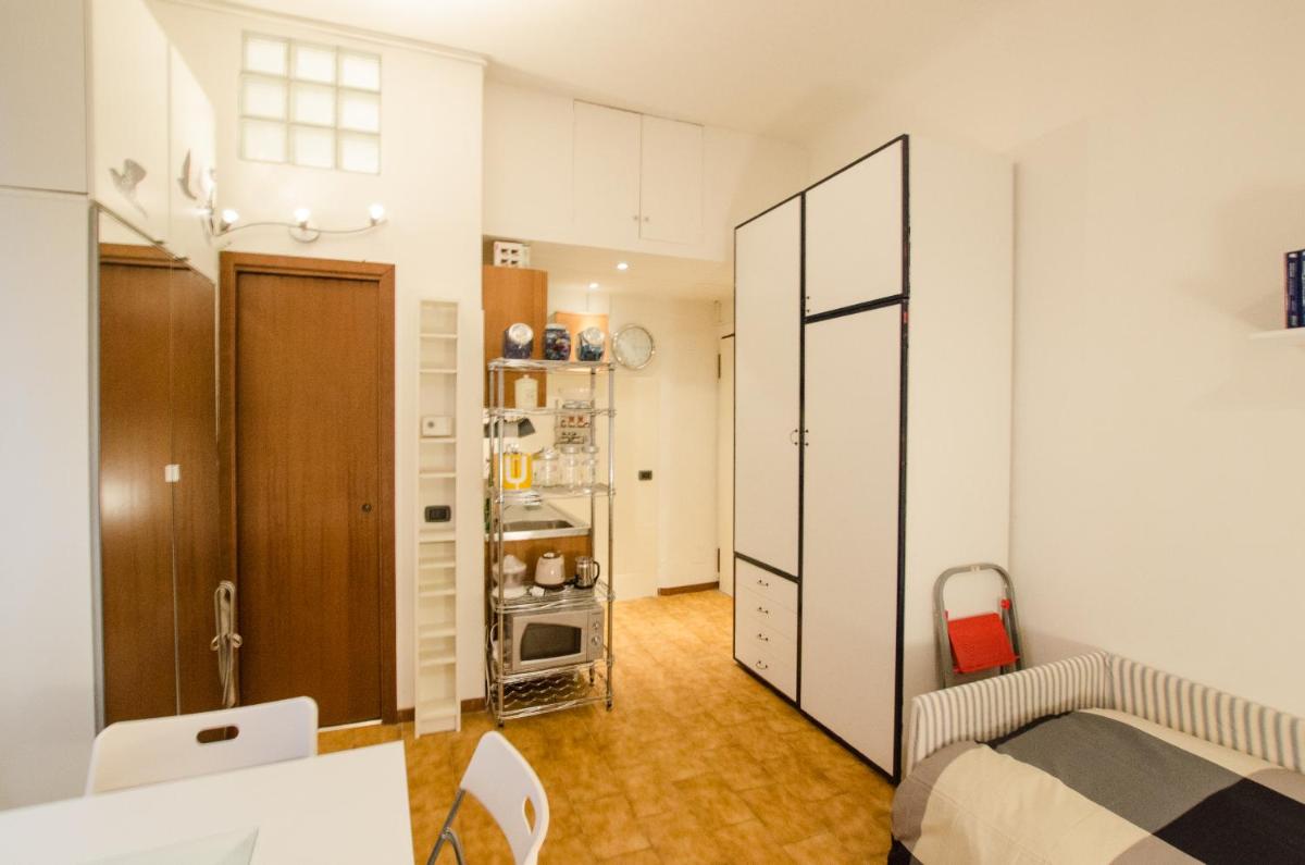 Cozy Central Studio - Porta Romana - Housity