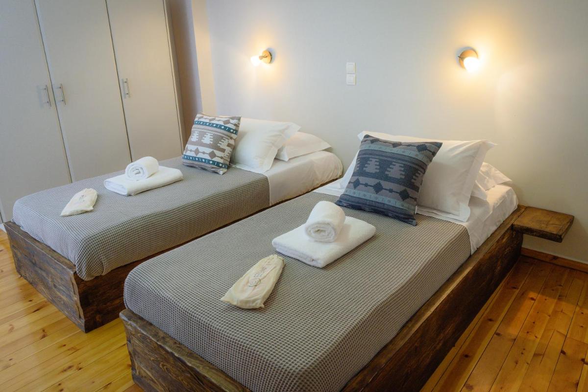 Cozy Residences in the center of Volissos Village - Lydia Lithos- - Housity
